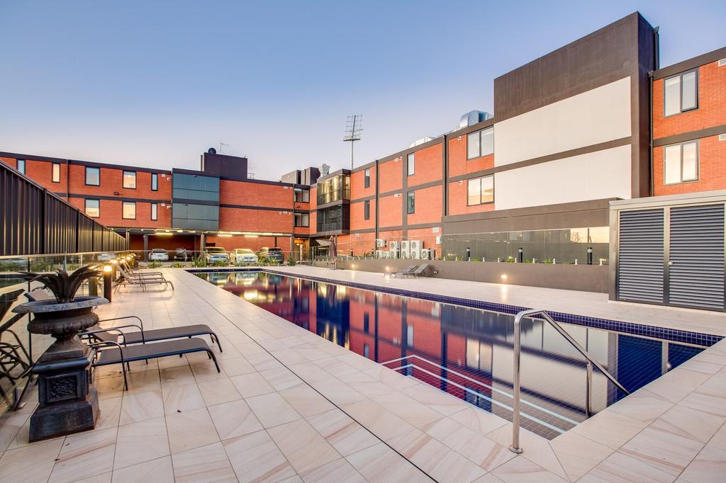Luxury Four Bedroom Apartment With Swimming Pool Уогга-Уогга Экстерьер фото